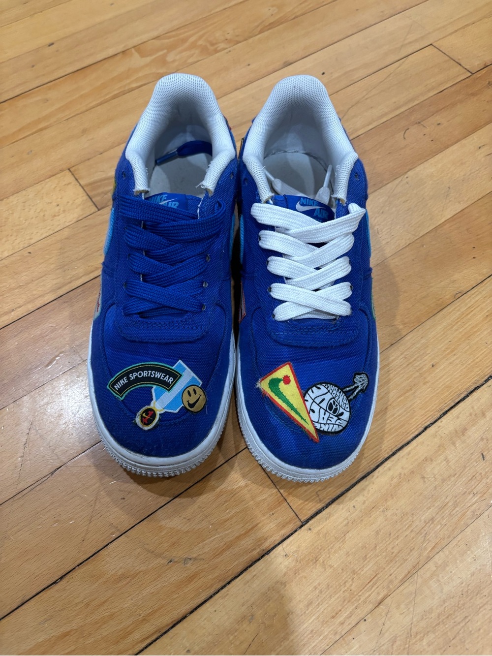 Nike Air Force 1 “07 Los Angeles patched up”.